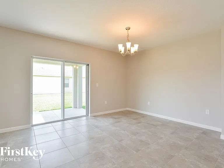 545 Sorrento Dr — Photo 5