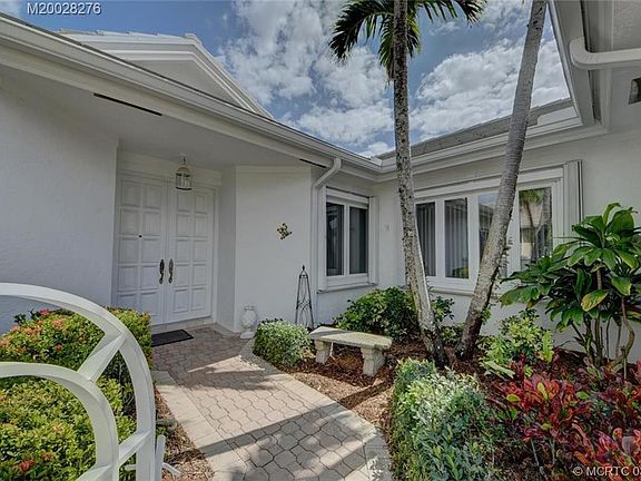 3rd image of 2533 SW Manor Hill Dr