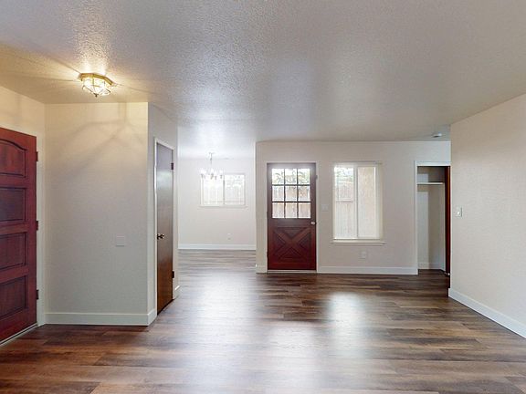 4th image of 173 Wayside Dr