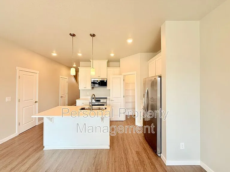 417 NE Repass Rd #2 — Photo 6