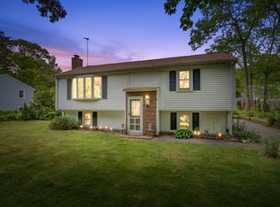 110 Old Great Neck Rd, Mashpee, MA 02649