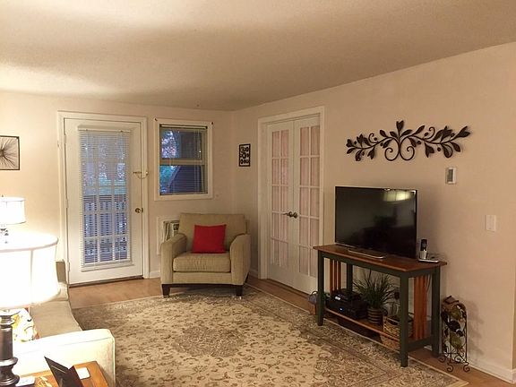 3rd image of 120 Heritage Dr
