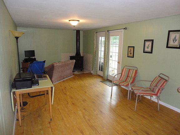 3rd image of 1195 Parkway Dr