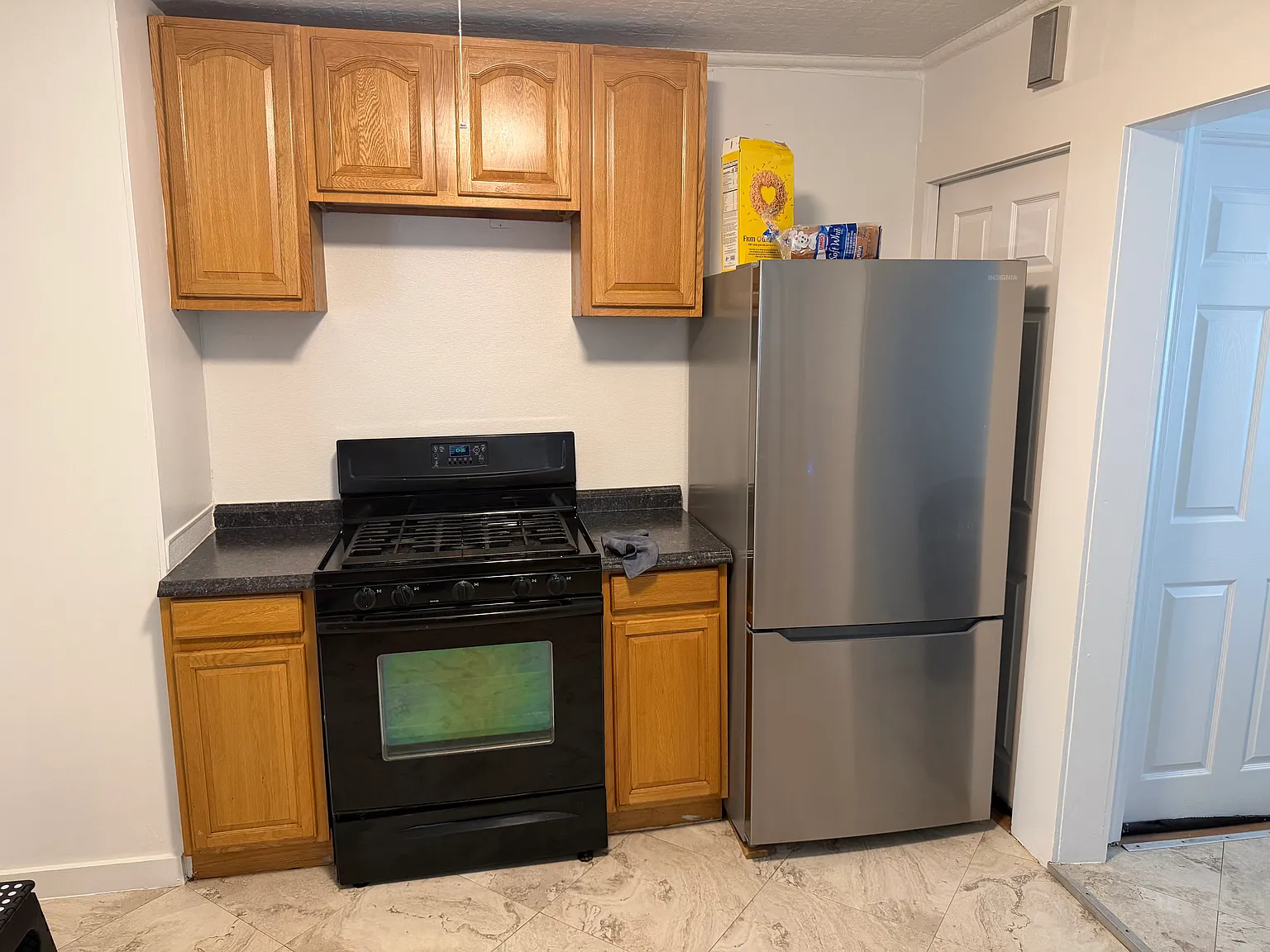 3 bed, 2100 sqft, $3,500 — Photo 1