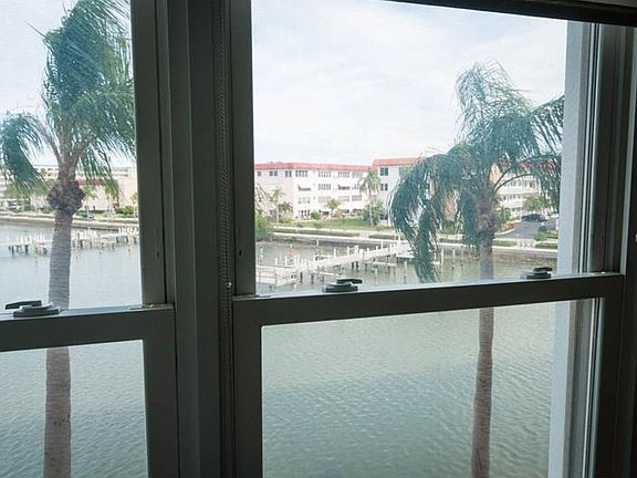 3rd image of 5925 Shore Blvd S APT 310
