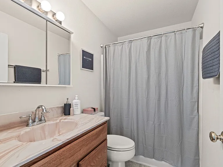 2109-2111 Primrose Dr — Photo 38