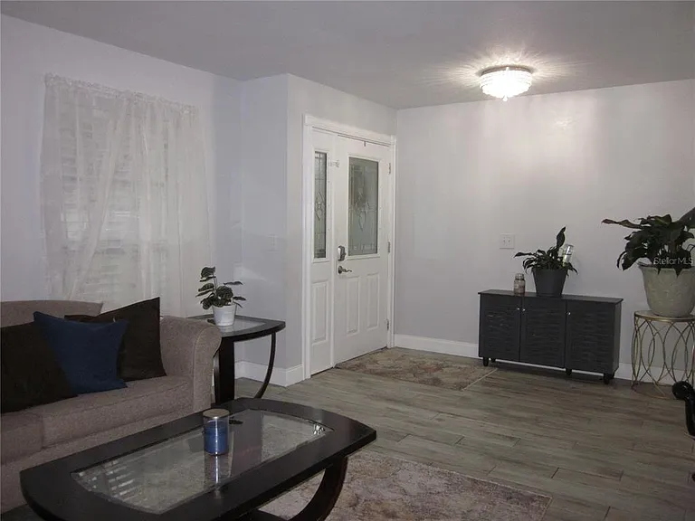 4902 Country Aire Ln — Photo 5