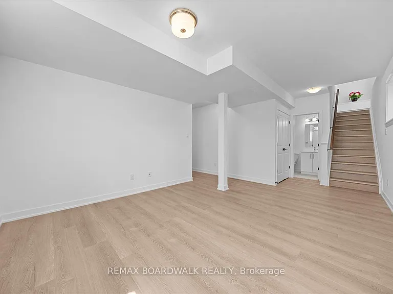 141 Shelleright St — Photo 6