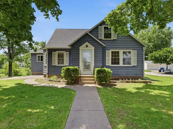 2405 31st St #A, Moline, IL 61265
