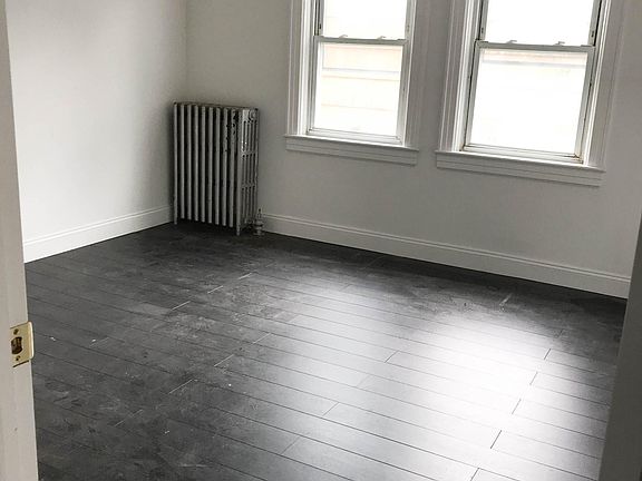 4th image of 183 Ivy St