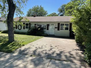 3852 Sandusky St, Hobart, IN 46342