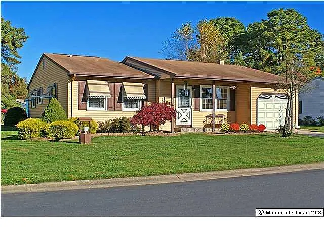 20 Eaton Lane photo 1