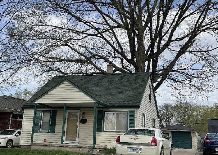 2nd image of 3991 Mayfair St
