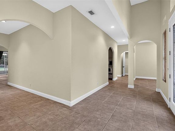 3rd image of 3049 W LAUREL STREET
