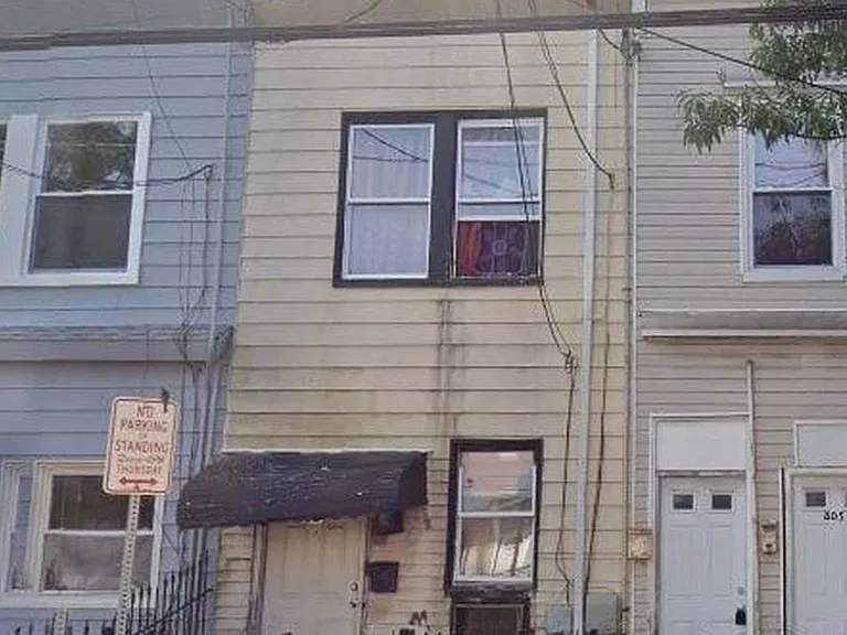 807 Summer Ave #2 — Photo 1