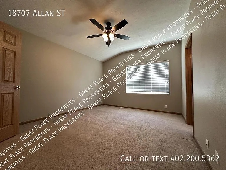 18707 Allan St — Photo 29