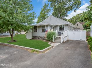 122 Swan Blvd, Toms River, NJ 08753