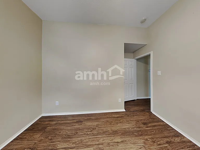 530 Hickory Ln — Photo 20