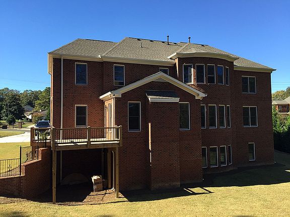 2nd image of 3115 Parisian Dr SE