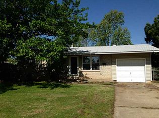 2117 Queensbury Rd, Moore, OK 73160