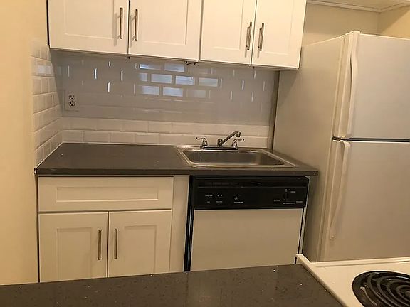 4th image of 7622 Grand Central Pkwy APT 1L