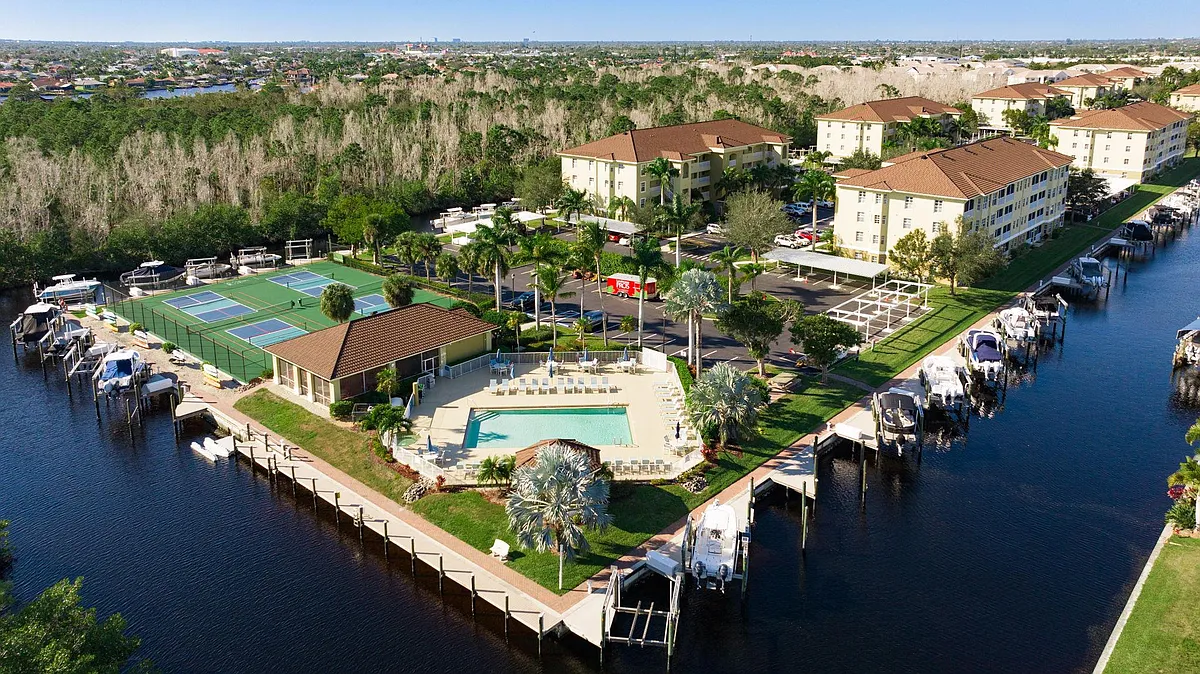 Building Photo - Four Mile Cove Pkwy