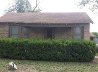 615 E Nopal St, Uvalde, TX 78801