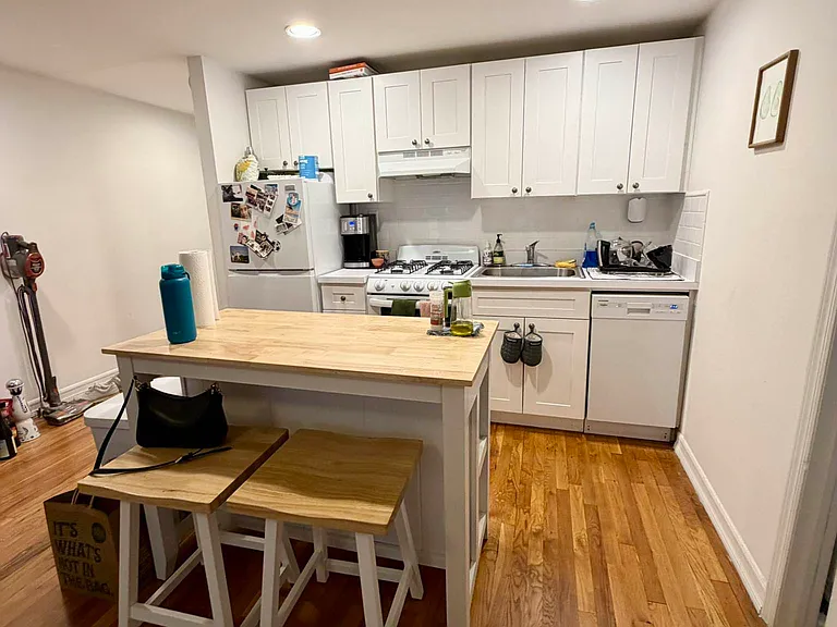 172 E 92nd St #4-A — Photo 2