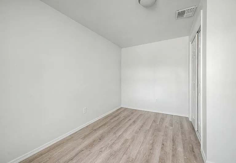 2045 E Orange St — Photo 17