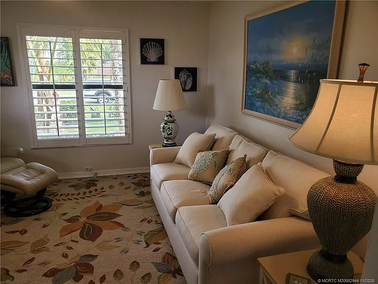 590 NE Lima Vias — Photo 22