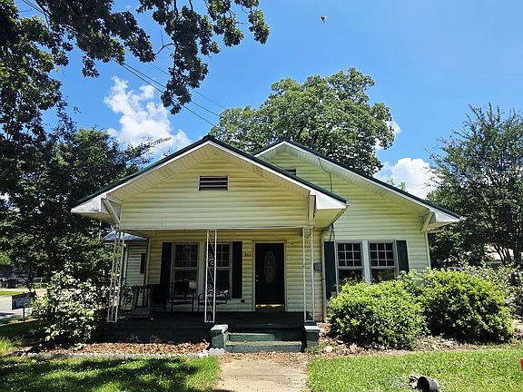 2nd image of 303 4th St NE