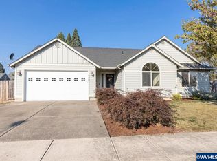 680 Andrian Dr, Molalla, OR 97038