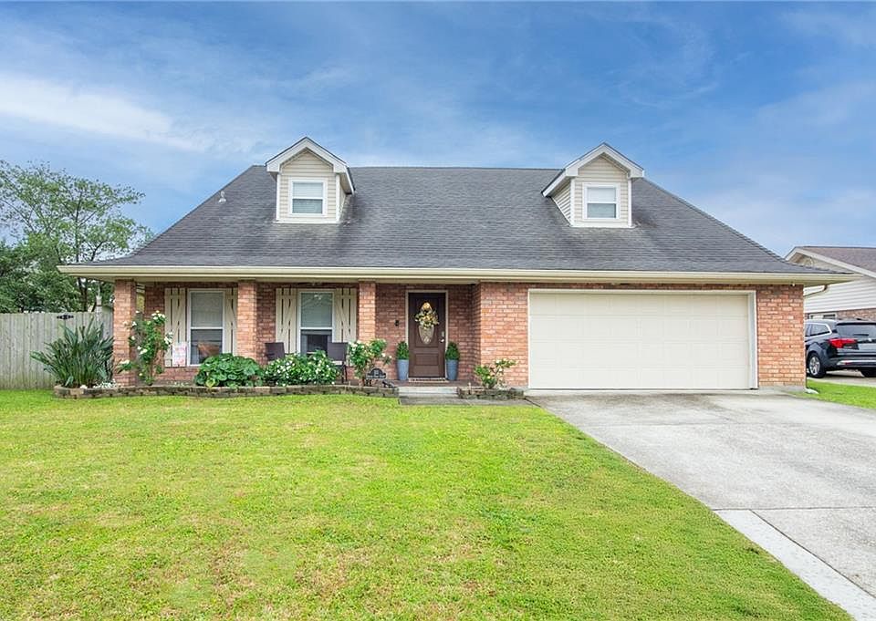 1st image of 111 Seven Oaks Ct