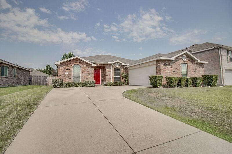 1st image of 210 Angelina Dr