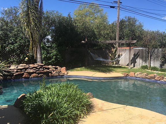 2nd image of 2666 Marquette Dr