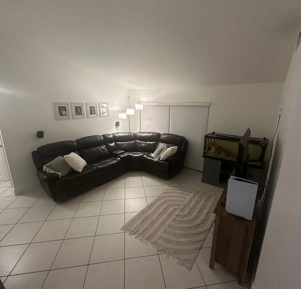 2 bed, 1075 sqft, $2,422 — Photo 2