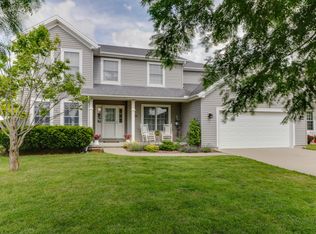 1084 N Pointe Dr, Normal, IL 61761