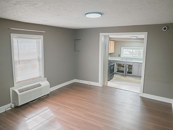 5th image of 207 W 4th St