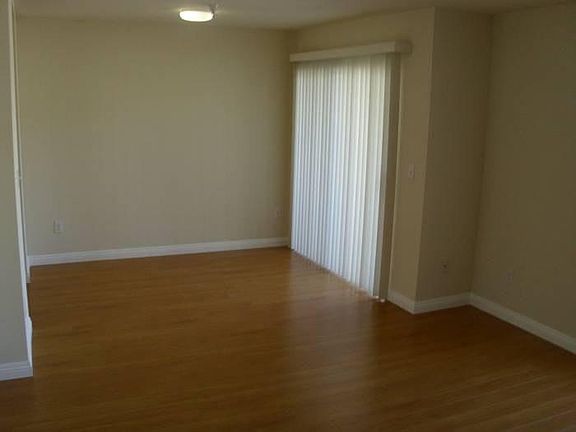 Living Room/Wood Floors