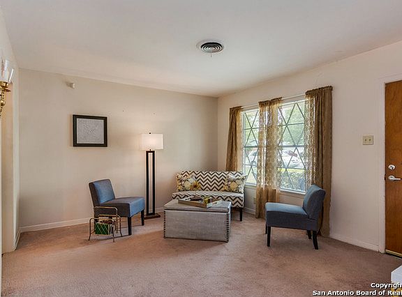 5th image of 2622 Monticello Ct