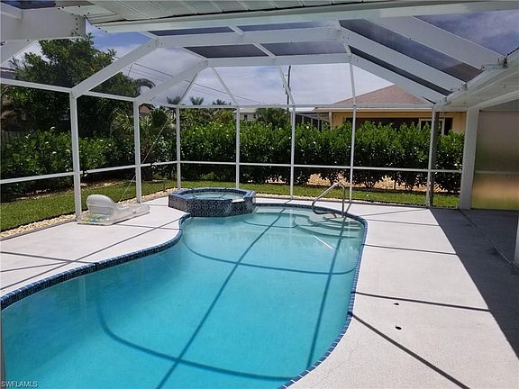 2nd image of 5501 SW 14th Pl