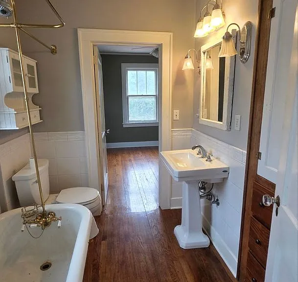 Beautiful 2BR 1BA unit w/ Covered Porch in Downtown Liberty — Photo 20