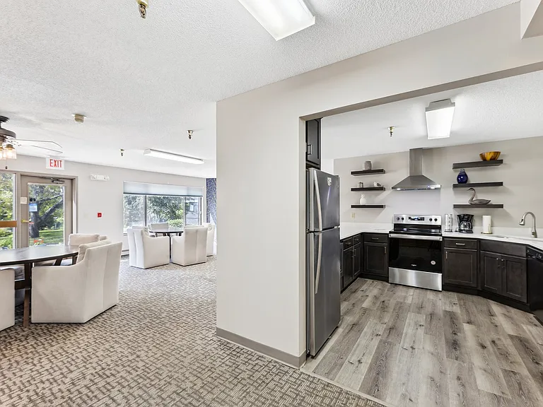 Brighton Pond Apartments — Photo 10