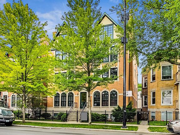 3rd image of 1709 W Foster Ave APT 3E