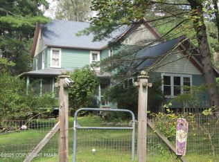 642 Tulip Tree Ln, Cresco, PA 18326