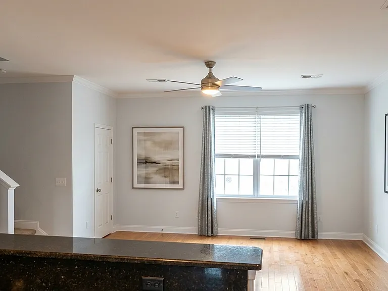 4053 Hartland St — Photo 1