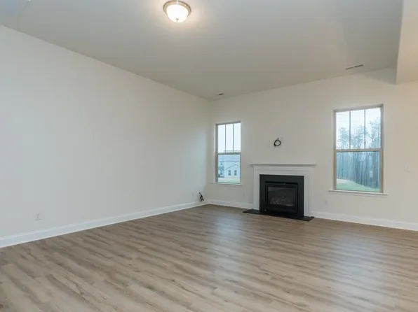 1801 Cleyera Ct, Zebulon, NC 27597