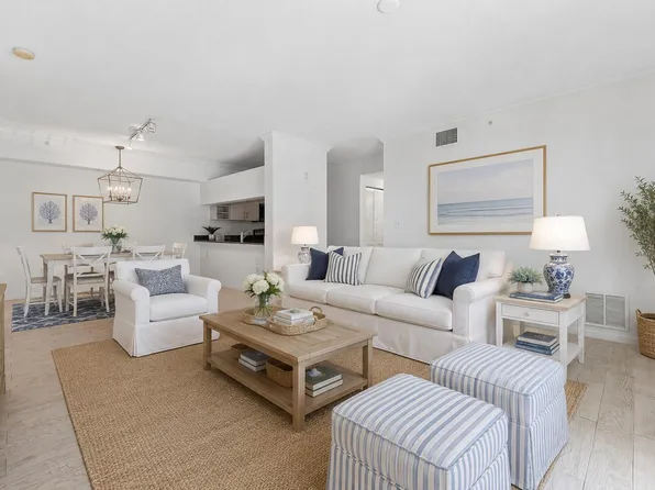 6573 Emerald Dunes Drive #201, West Palm Beach, FL 33411