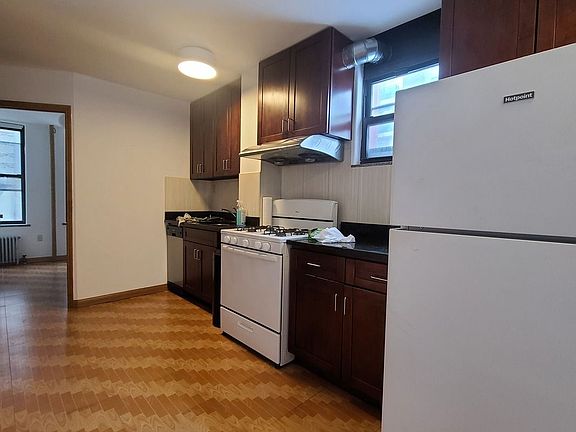 5th image of 23 Essex St APT 6