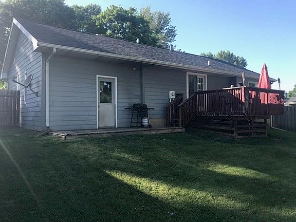 3rd image of 113 Forest St